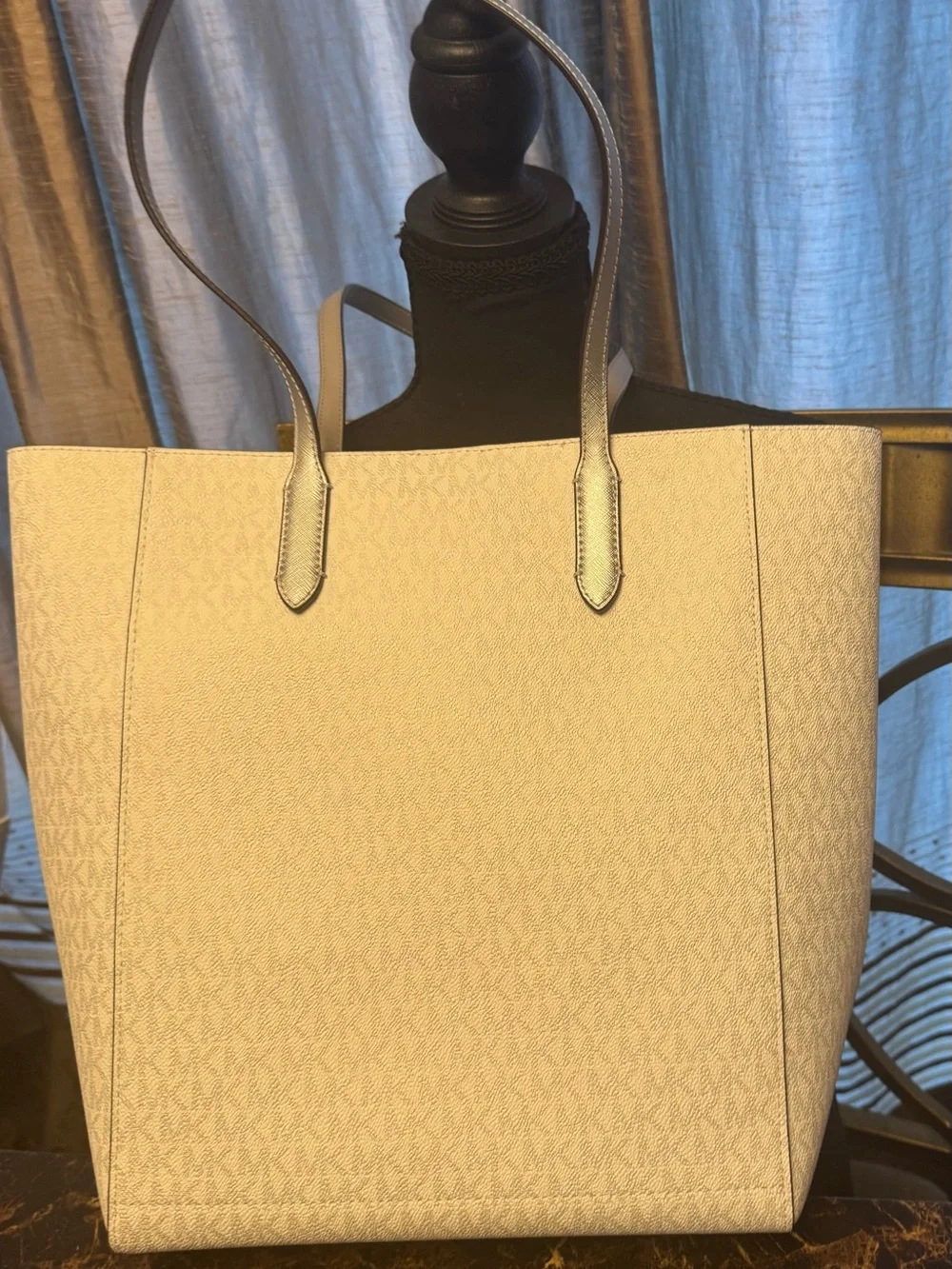 Michael Kors White and Silver Logo Tote